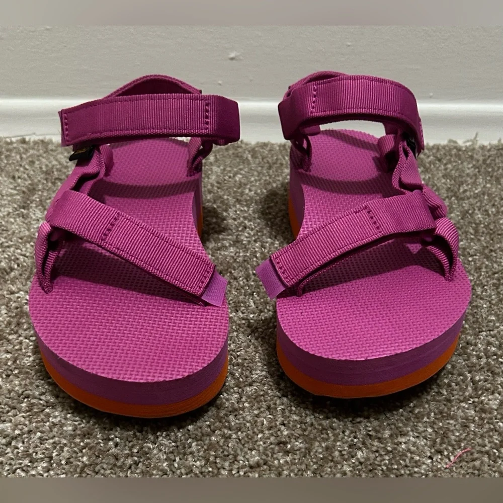 EUC Teva Flatform Universal Sandals - Picture 3 of 9